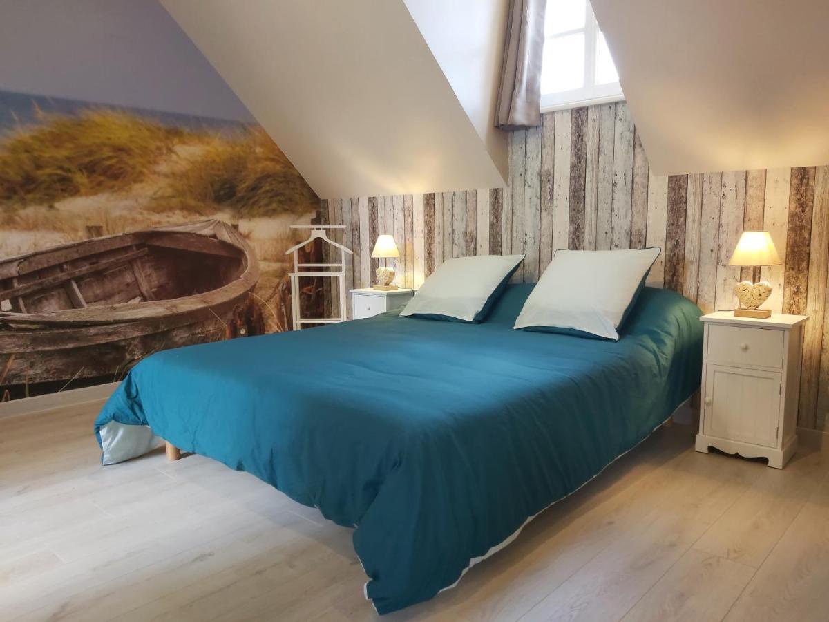 Le Bonheur Des Plumes Bed & Breakfast Montmartin-en-Graignes Екстериор снимка