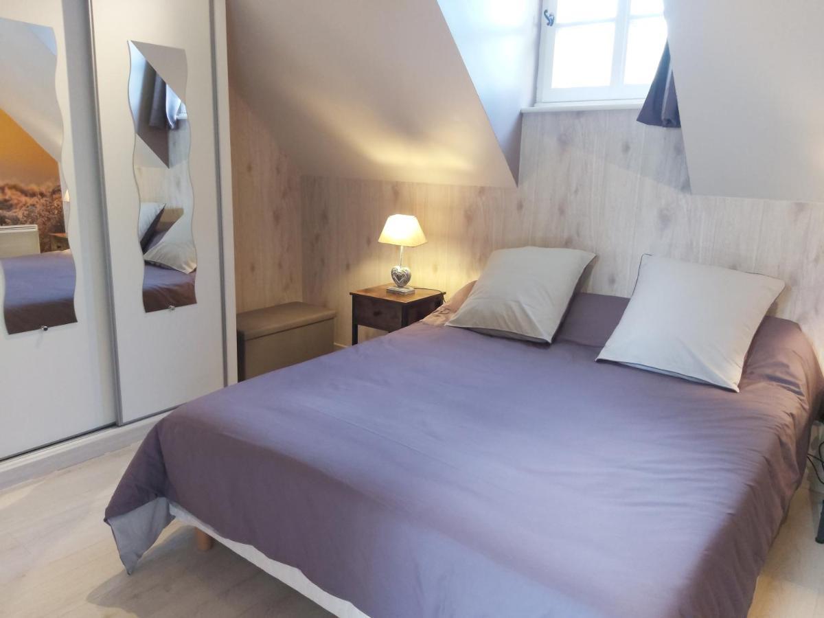 Le Bonheur Des Plumes Bed & Breakfast Montmartin-en-Graignes Екстериор снимка