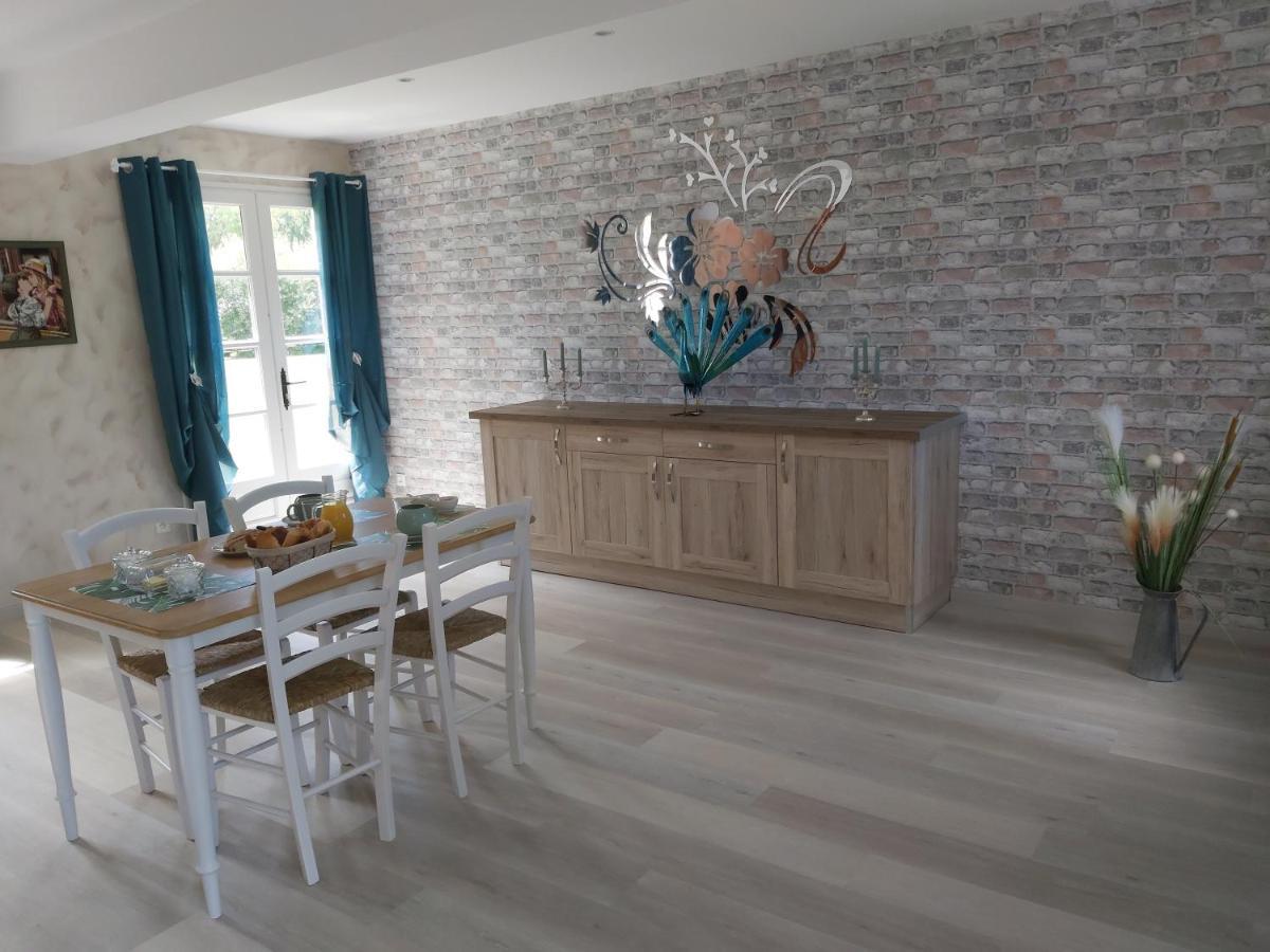 Le Bonheur Des Plumes Bed & Breakfast Montmartin-en-Graignes Екстериор снимка