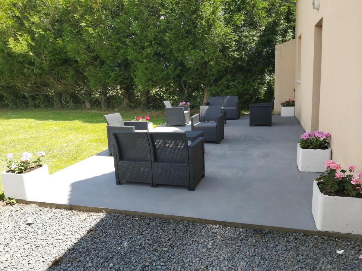 Le Bonheur Des Plumes Bed & Breakfast Montmartin-en-Graignes Екстериор снимка