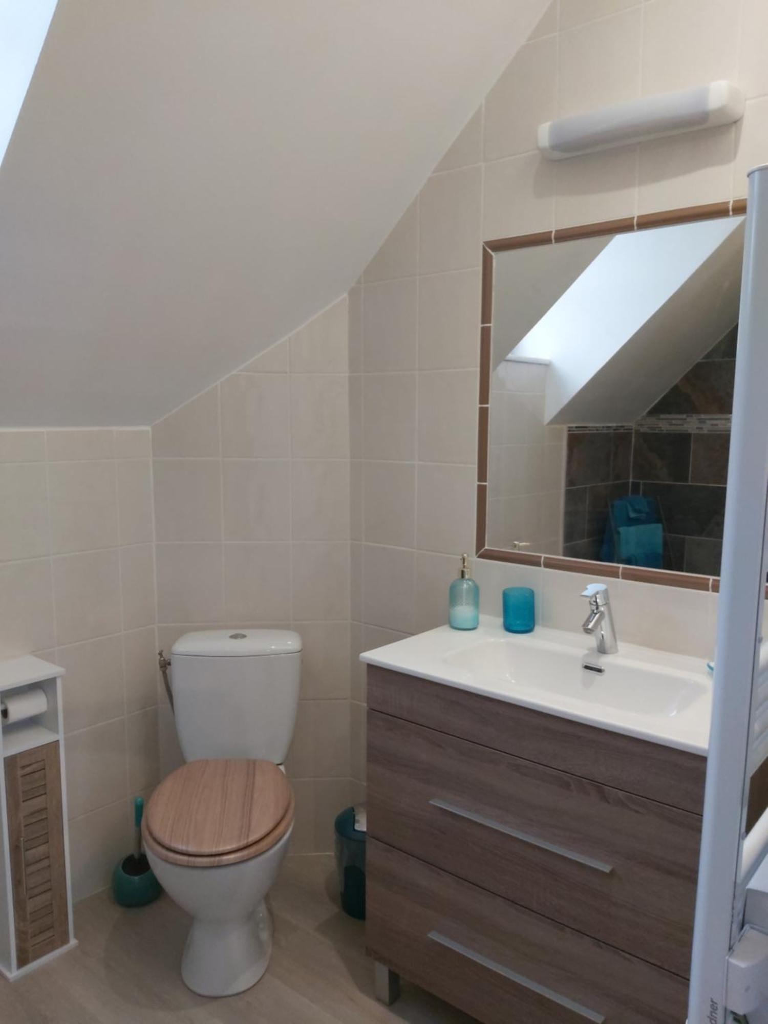 Le Bonheur Des Plumes Bed & Breakfast Montmartin-en-Graignes Екстериор снимка
